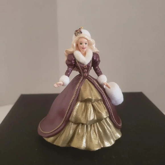 1996 Hallmark Holiday Mini Barbie Keepsake Tree Ornament. - Picture 1 of 6